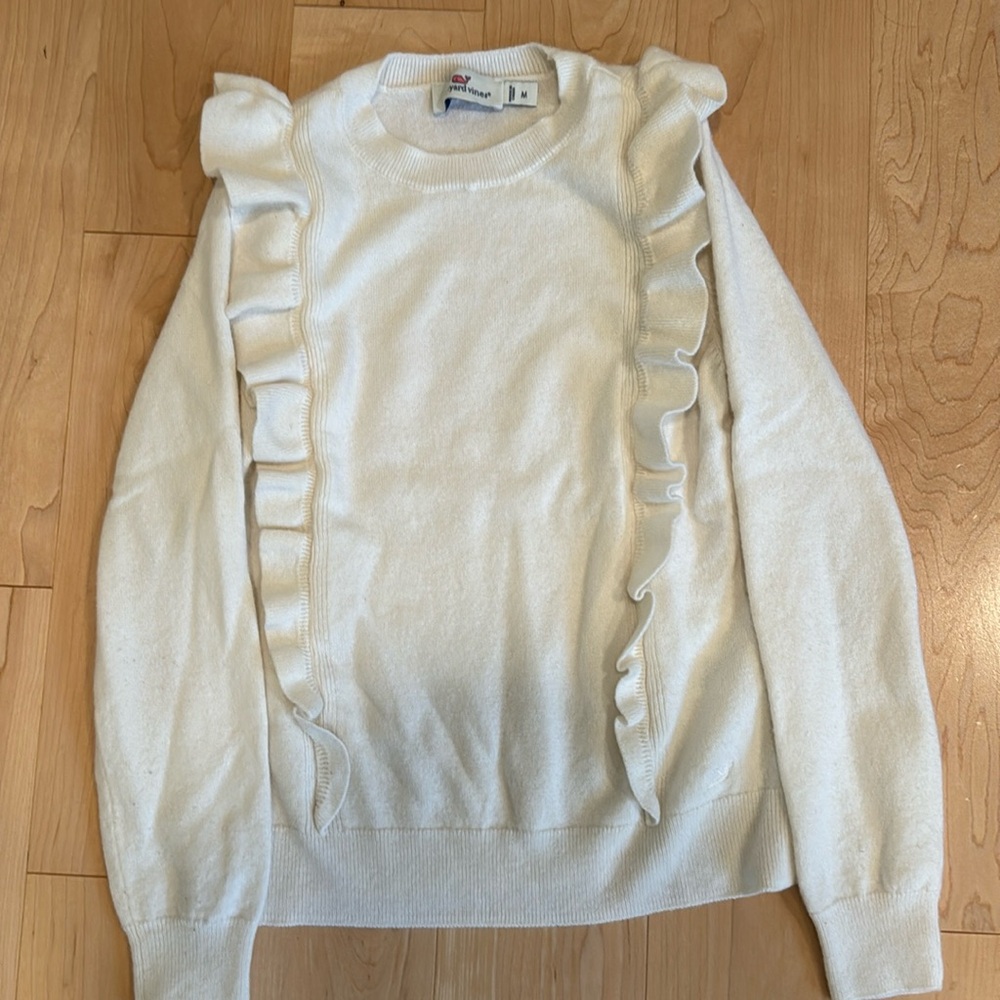 Girls Vineyard Vines white sweater, size medium